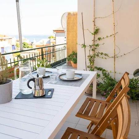 Penthouse With Terrace • Sea 5min • Trains 4min ヴァラッツェ
