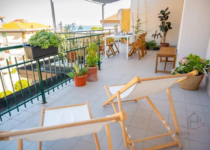 Penthouse With Terrace • Sea 5Min • Trains 4Min Apartamento