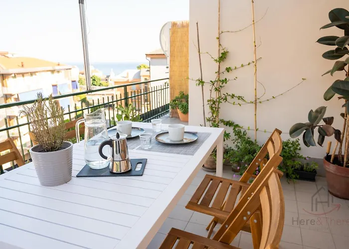 Penthouse With Terrace • Sea 5Min • Trains 4Min Varazze