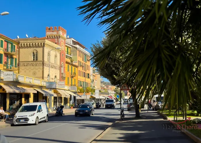 Penthouse With Terrace • Sea 5Min • Trains 4Min Apartamento Varazze