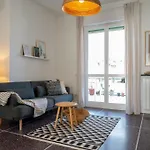 Penthouse With Terrace • Sea 5min • Trains 4min Apartment