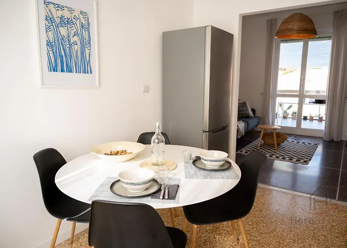 Penthouse With Terrace • Sea 5Min • Trains 4Min Appartamento