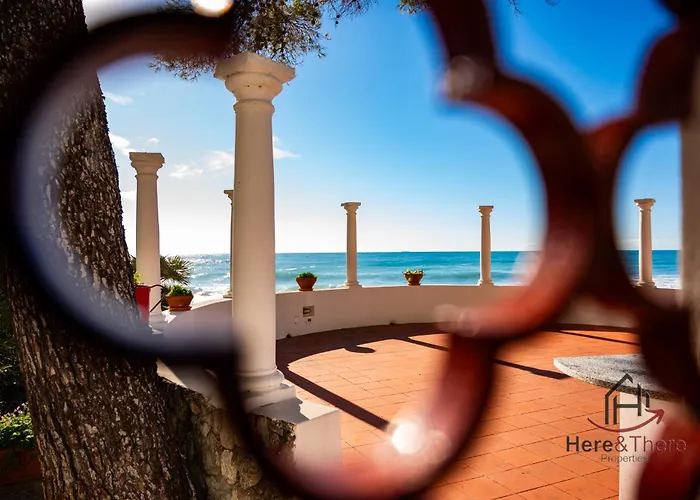 Penthouse With Terrace • Sea 5Min • Trains 4Min Varazze
